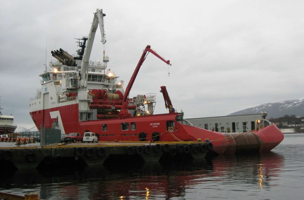 STERN ROLLER FOR THE NAVAL INDUSTRY
